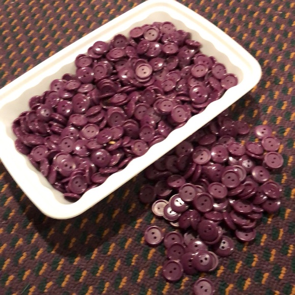 NWOT lot of 2 hole purple buttons - Picture 3 of 11